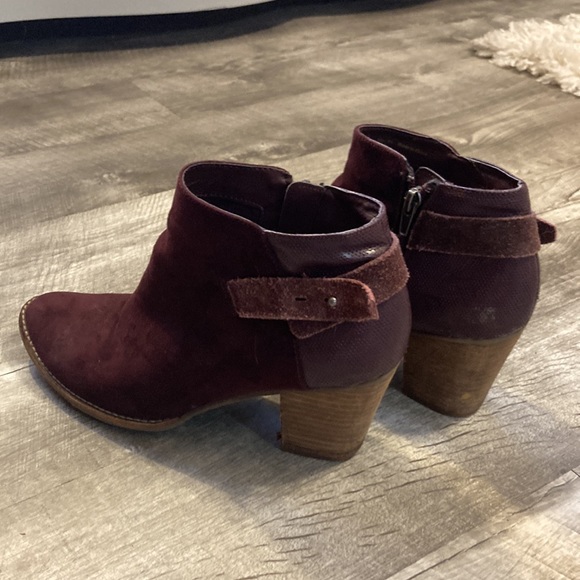 Perfect Fall Booties - used - Picture 2 of 4